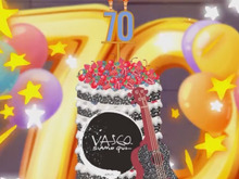 Bollicine per Vasco: oggi festeggia 70 anni e una vita al massimo