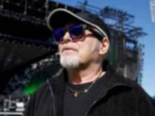 Vasco ai fan: «Preparatevi, l'inizio dello show sarà una botta»